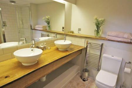 The Barn Villa Wykeham  Ngoại thất bức ảnh
